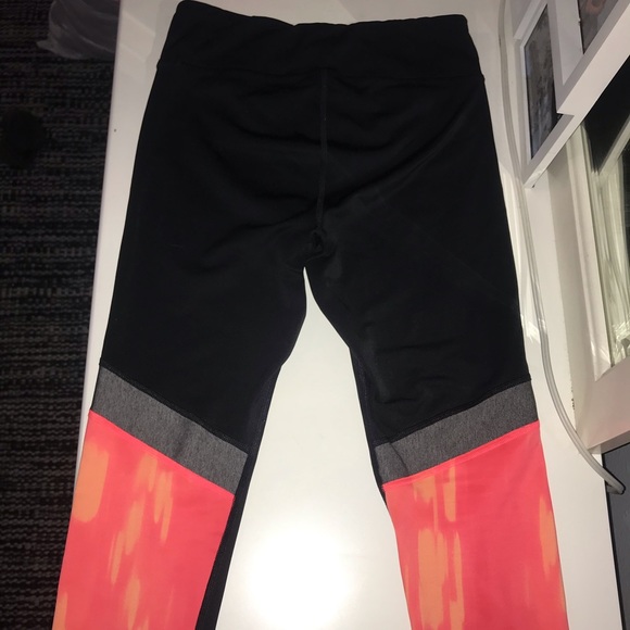 Under Armour capris leggings - Picture 2 of 3